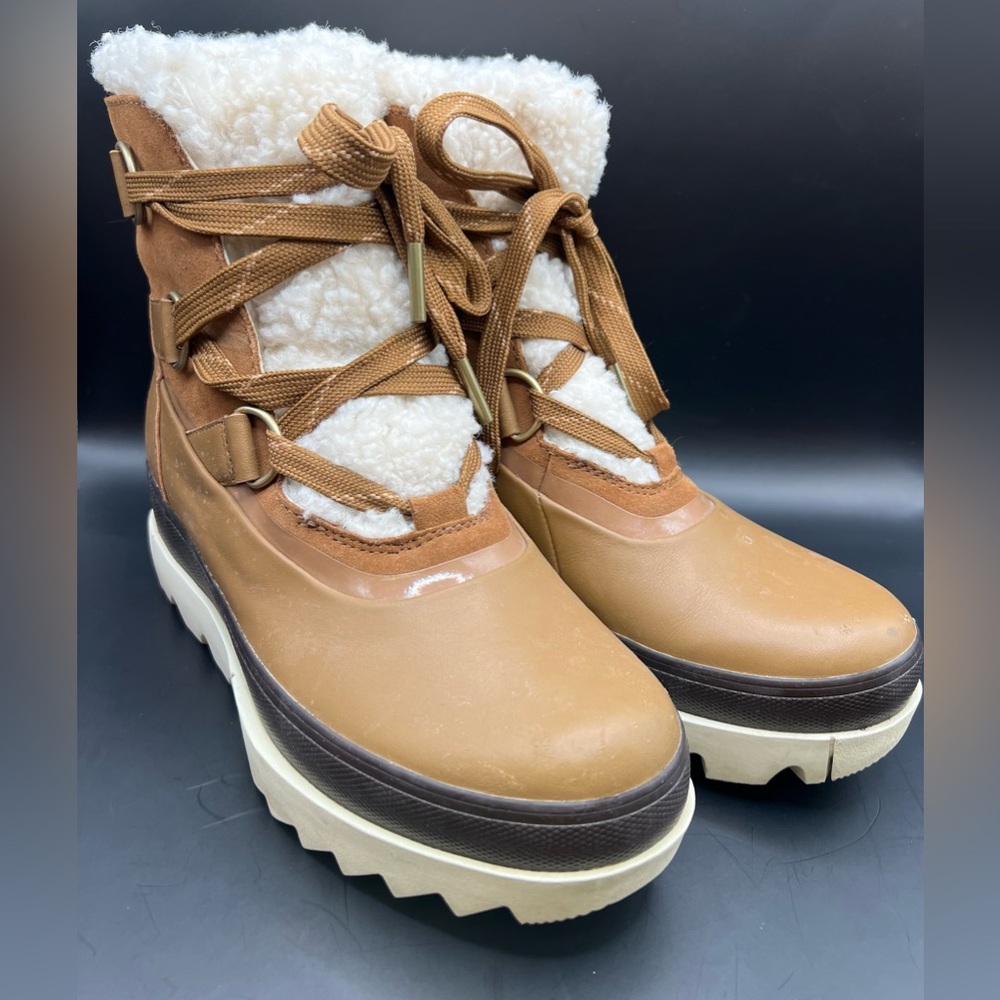 Sorel- Joan of Arctic-‎ Women's Tan Winter Boots, Size:9.5